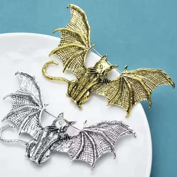 Gothic Bat Cat Brass Brooch - Picture 3 of 12